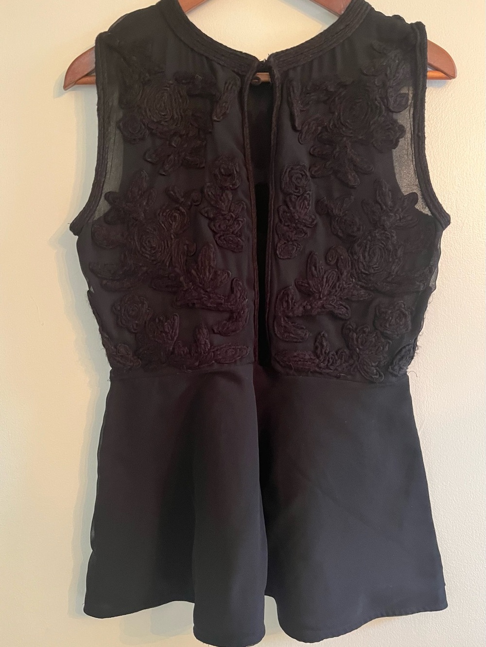 Zara Black Floral Appliqué Sleeveless Peplum Top - Picture 3 of 5